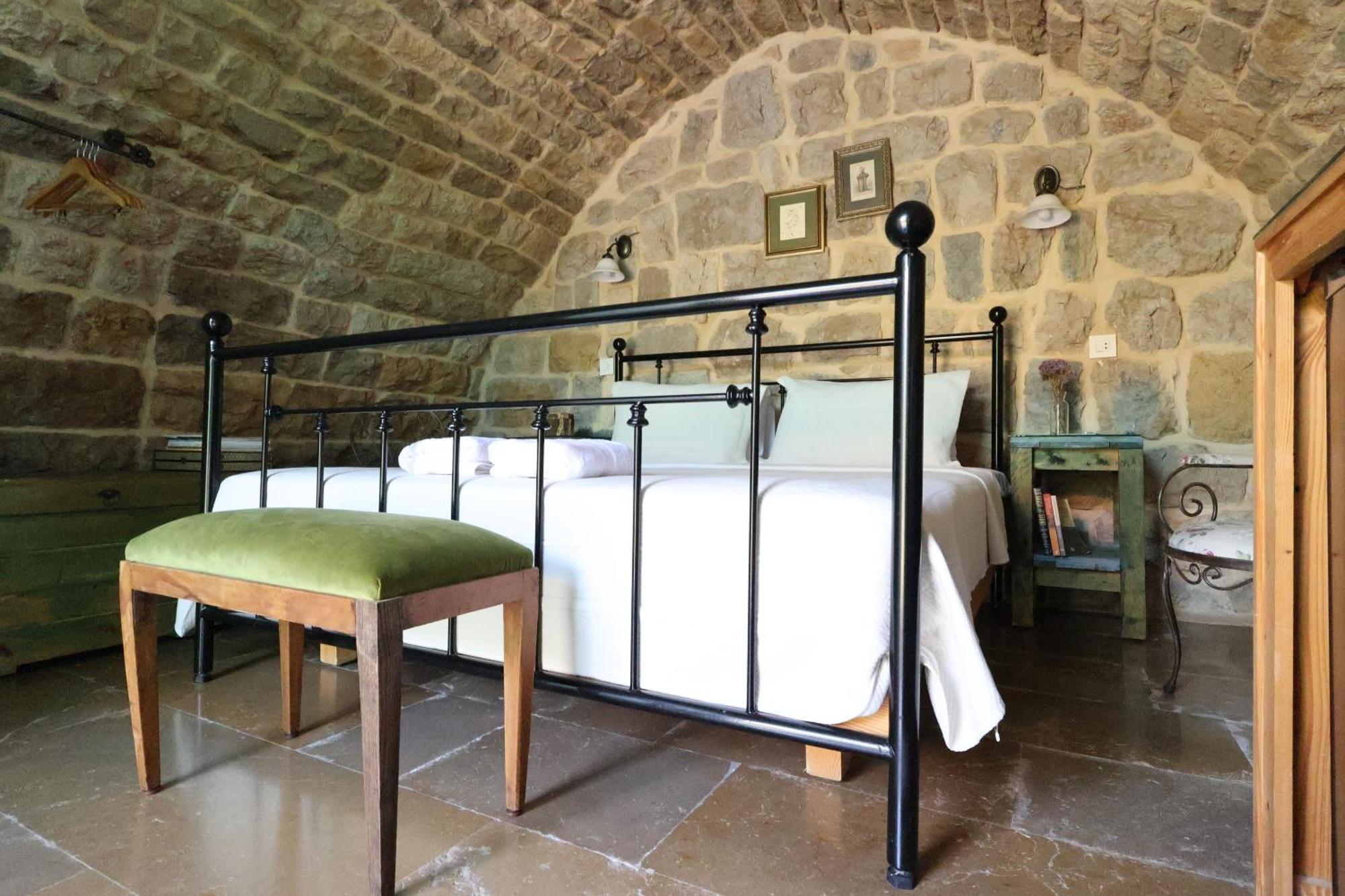 Stone Cellars Hotel Douma Bagian luar foto